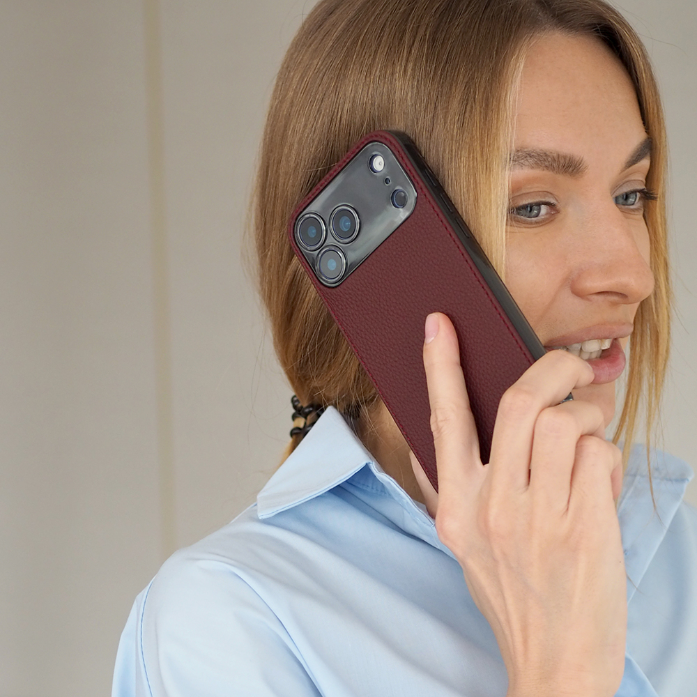 Чехол-накладка кожаная для iPhone 17 Pro Max, теленок бордового цвета