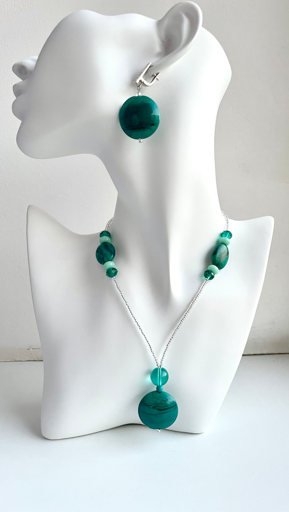 Комплект украшений из муранского стекла: колье, серьги