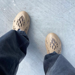 Adidas Yeezy Foam RNNR Ochre