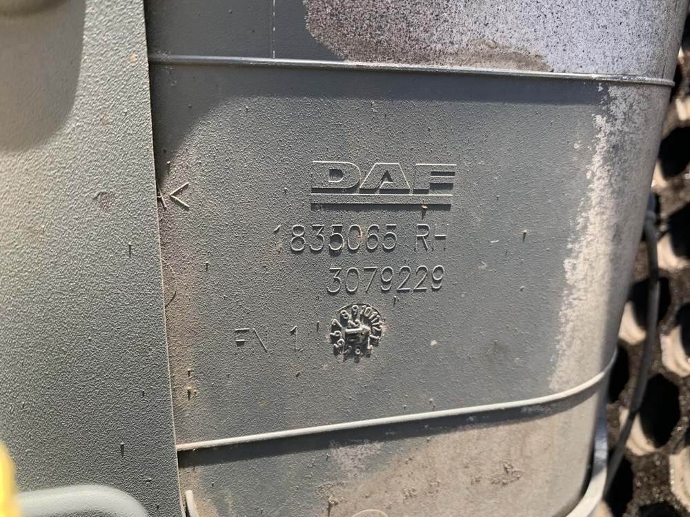 Корпус подножек правый 2021г