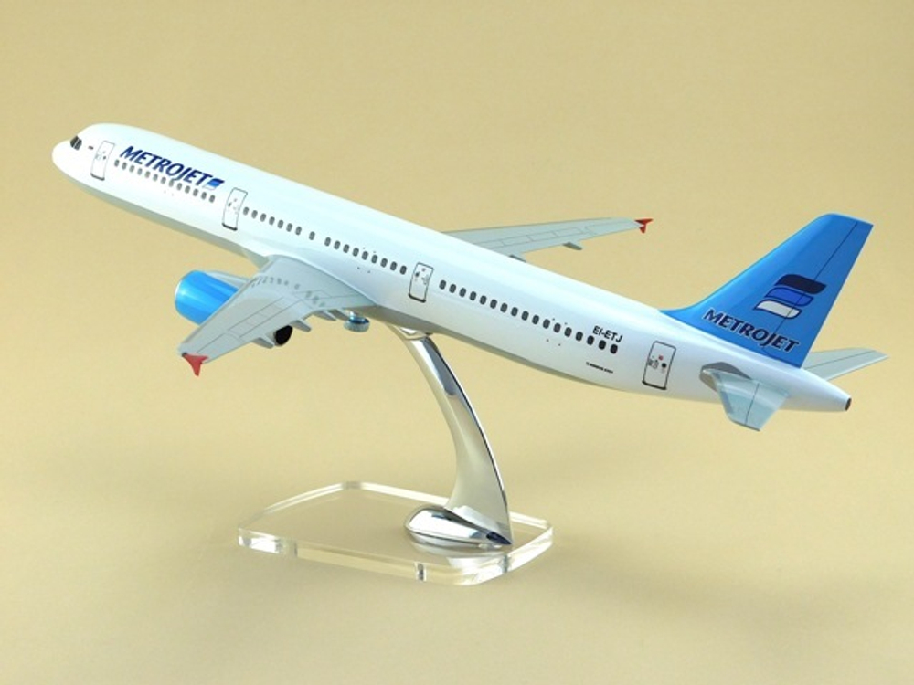 Модель самолета Airbus A321 (М1:100, Metrojet)