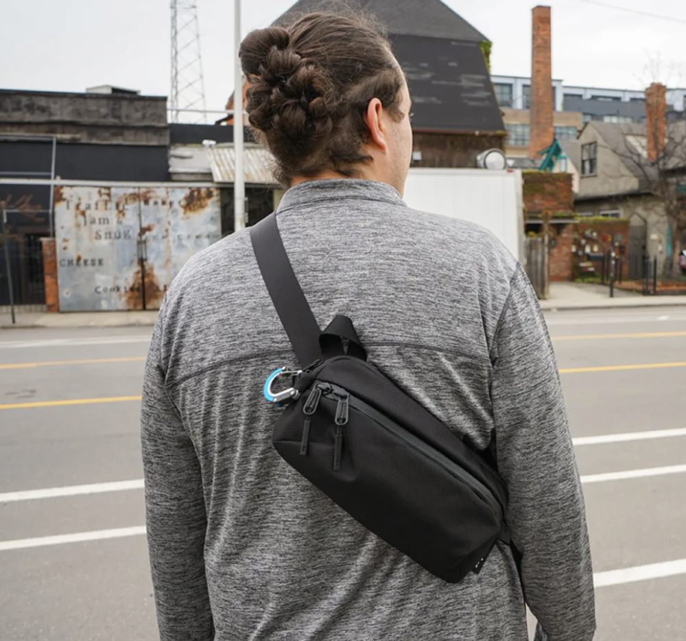 Aer sling bag 2 outlet
