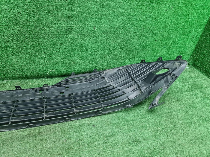 Решетка переднего бампера Toyota Camry xv70 17-21
