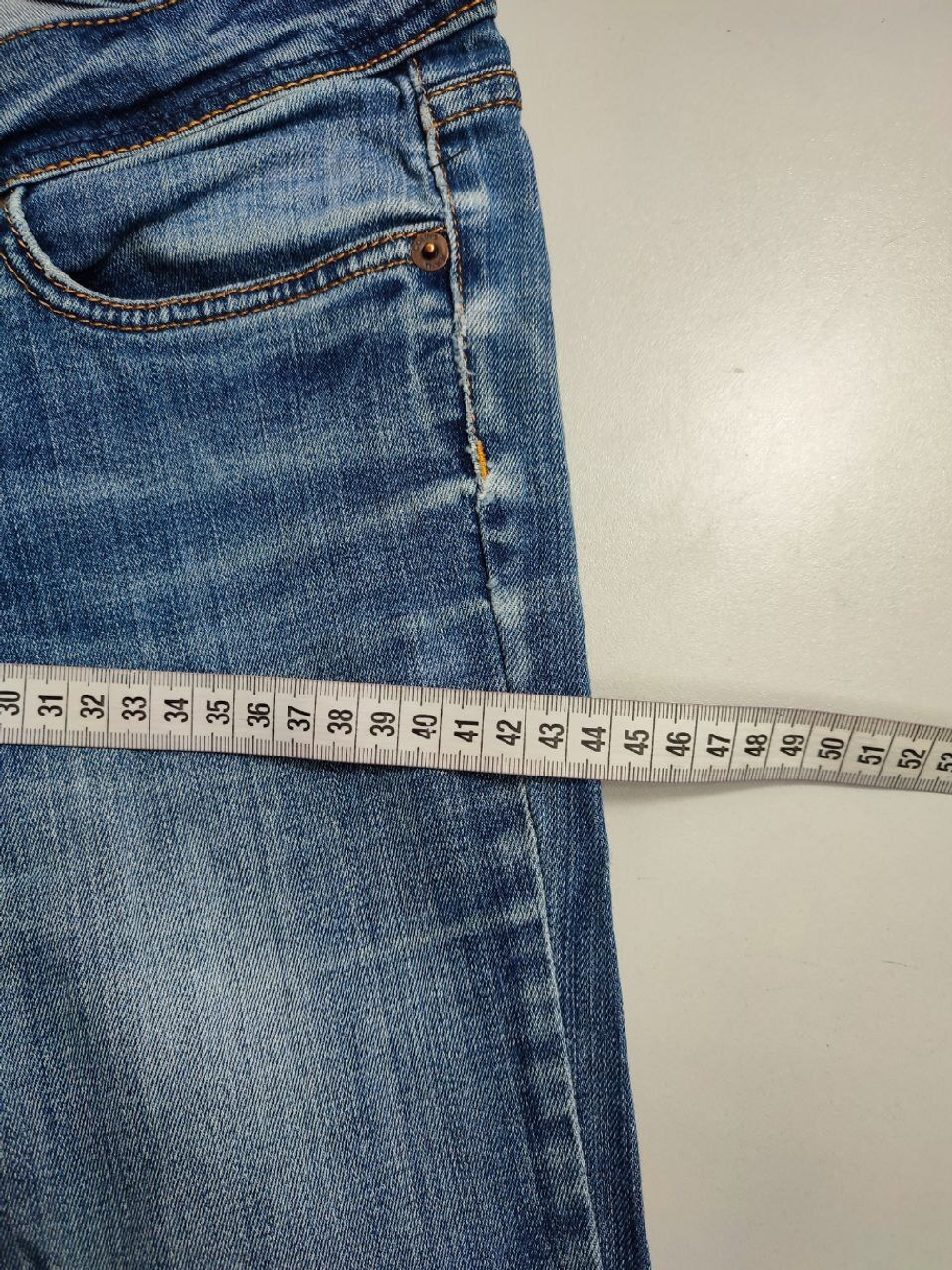 Джинсы Colin's с потертостями 44 размер