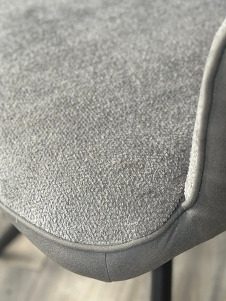 Стул М-City DISAUR Норман поворотный на 360 градусов, Bella-13, Cyprus-10 Серый, Шенилл, Замша, Черный каркас