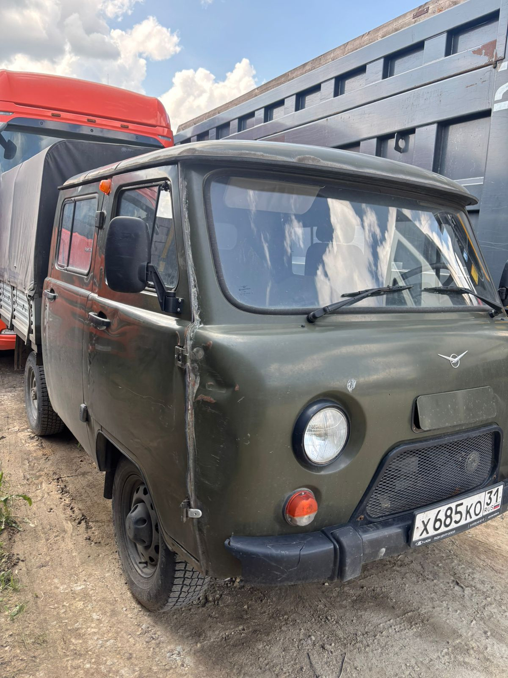 UAZ 3909* Бортовой 390945 (Тент, 4+1 мест, без ABS, Бензиновый, 2,7 л, 112 л.с.)