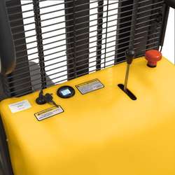 Штабелер с электроподъемом SPN 1025 (1000 кг; 2,5 м; 12 В / 120Ач) SMARTLIFT 63-5016