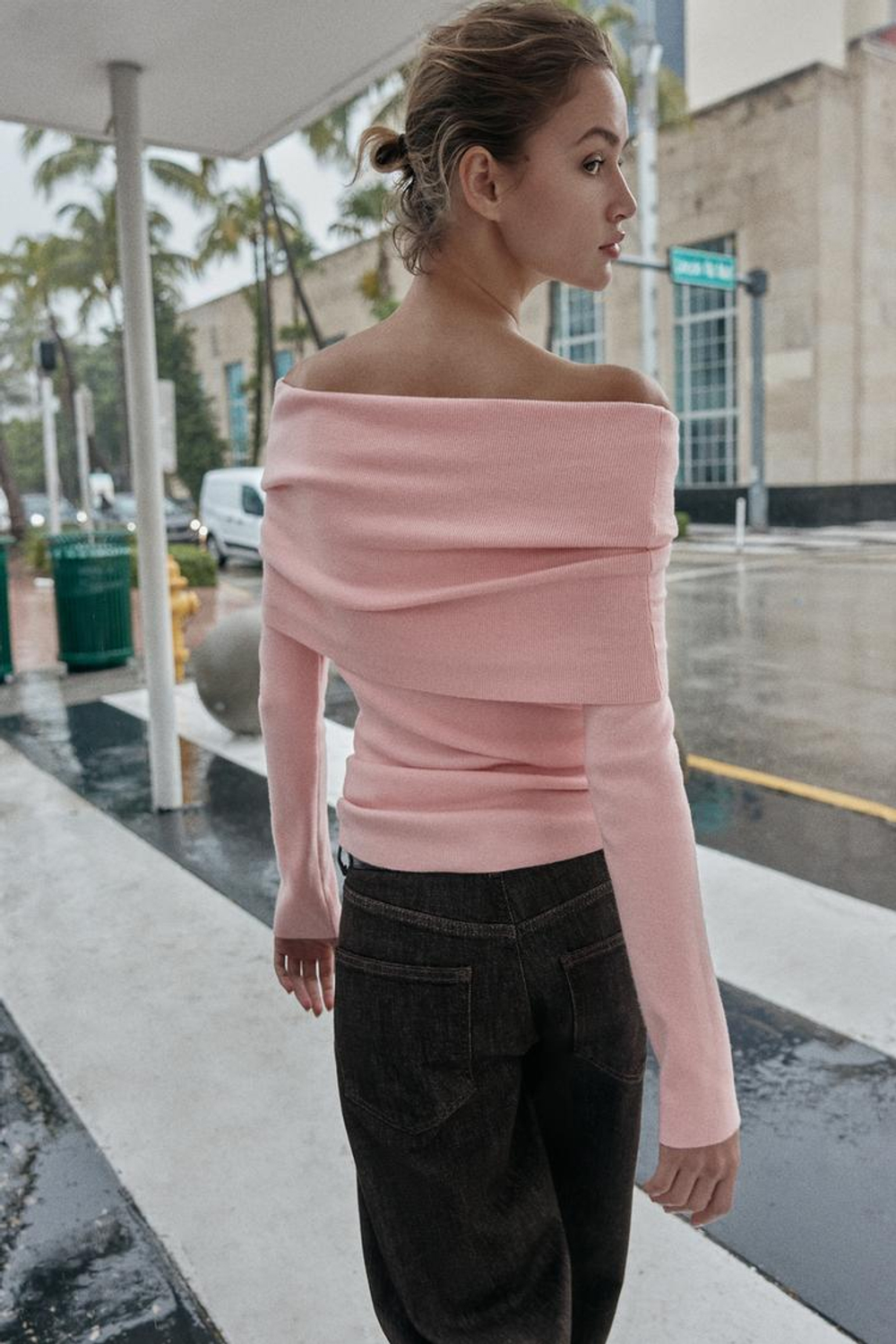 ZARA СВИТЕР С ОТКРЫТЫМИ ПЛЕЧАМИ, СВЕТЛО-РОЗОВЫЙ