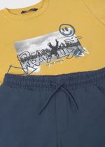 футболка с шортами