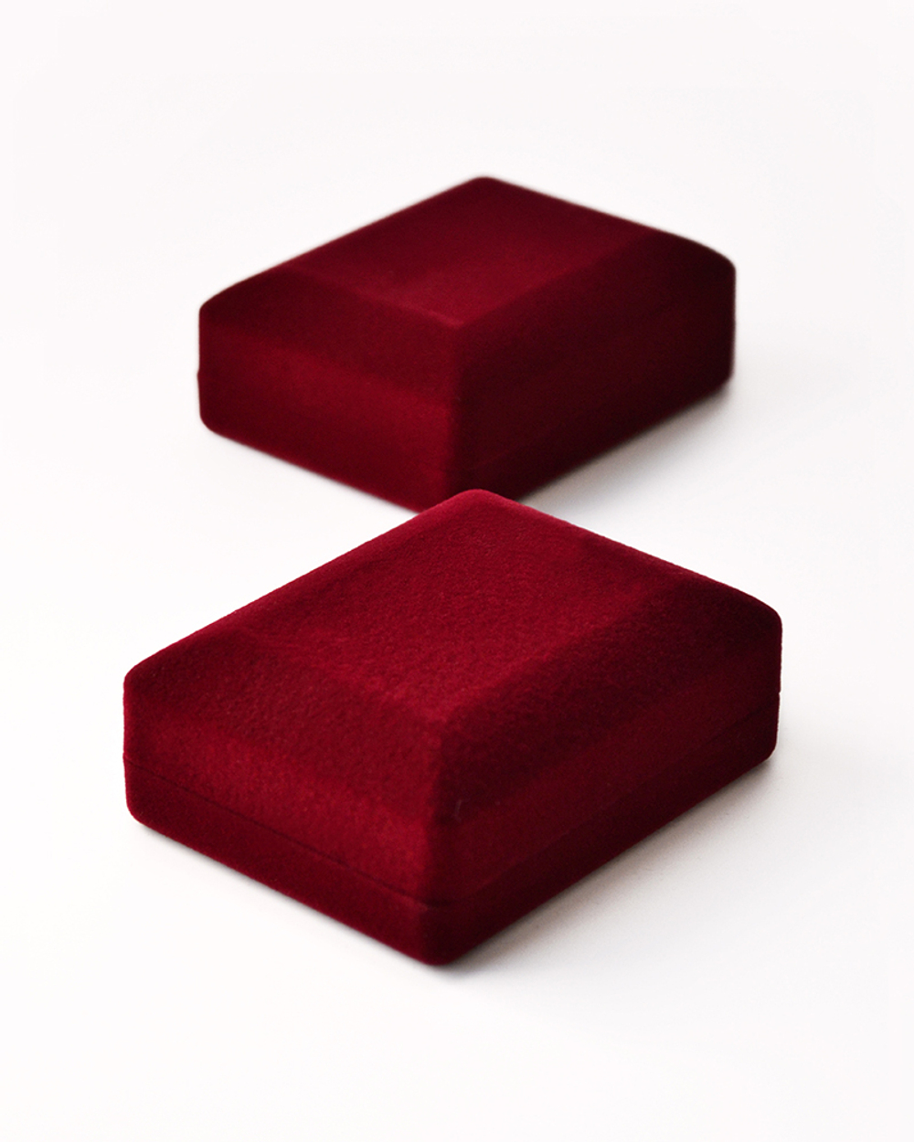 Бархатистая поверхность футляра