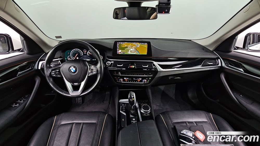 BMW 5 Series (G30) 520i Luxury (09.2019)