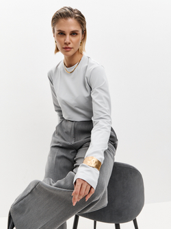 Серый лонгслив свободного кроя