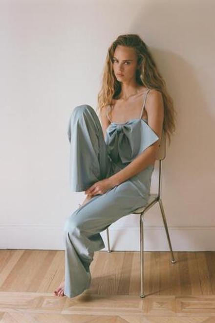 ZARA УКОРОЧЕННЫЙ ТОП ИЗ САТИНА С БАНТОМ, СЕРО-СИНИЙ