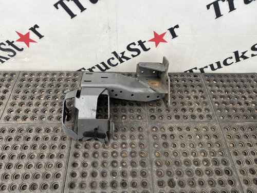 Кронштейн подножки левый 2017г.