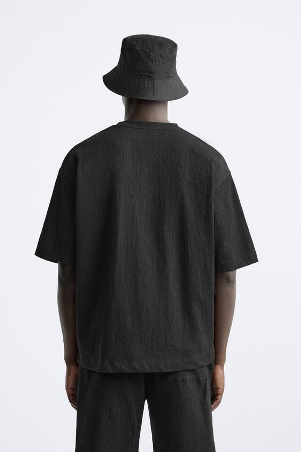 ZARA ФУТБОЛКА ИЗ РЕЛЬЕФНОЙ ТКАНИ, ЧЕРНЫЙ