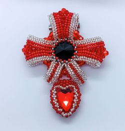 Брошь ручной работы из бисера и страз, кристаллов. / подарок любимой, маме, коллеге, подруге / бижутерия / оригинальный подарок /