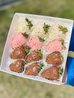 Клубника в белом, молочном и розовом шоколаде "Нежность" 9-12 шт