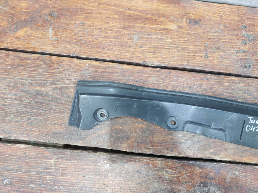 Уплотнитель двери передней правой Tank 500 21-нв Б/У Оригинал 6107320XKV3AA