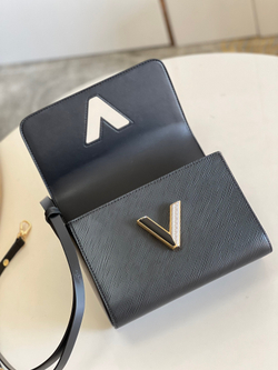 Louis Vuitton Twist MM