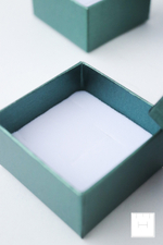 Картонная новогодняя коробочка‑ёлочка под кольцо