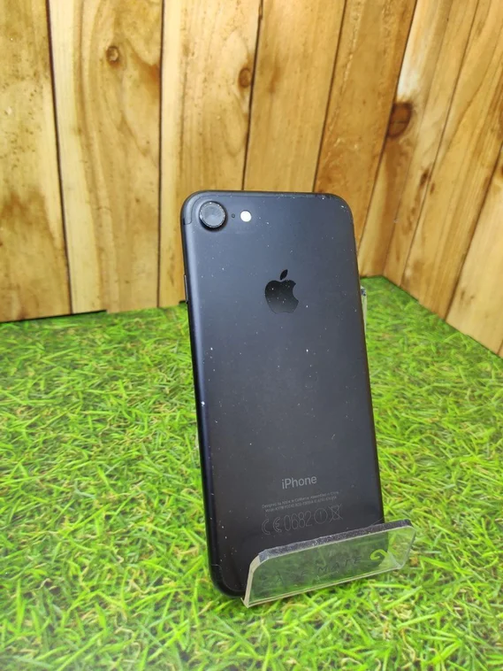 Смартфон Apple iPhone 7 32/Gb черный матовый (Витринный)