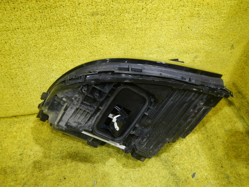 Битая Фара правая Mercedes E W213 (2016-2021) LED