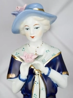 Фарфоровая статуэтка "Девушка" YW-33655