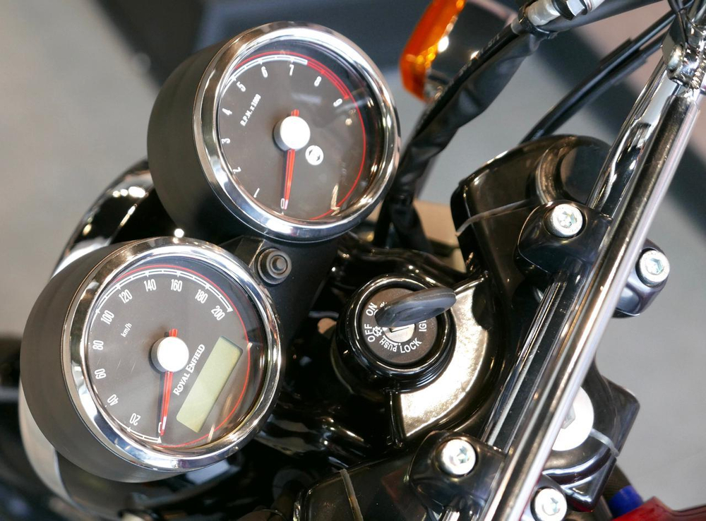 Royal Enfield Interceptor 650 Canyon Red (Standard / Single tone)