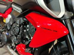 Ducati Diavel V4 (2025) RED