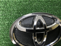 Эмблема передняя Toyota Land Cruiser 200 (15-21)