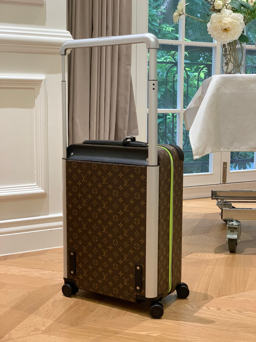 Louis Vuitton Horizon 55