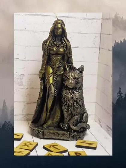 Свеча магическая "Фрея"