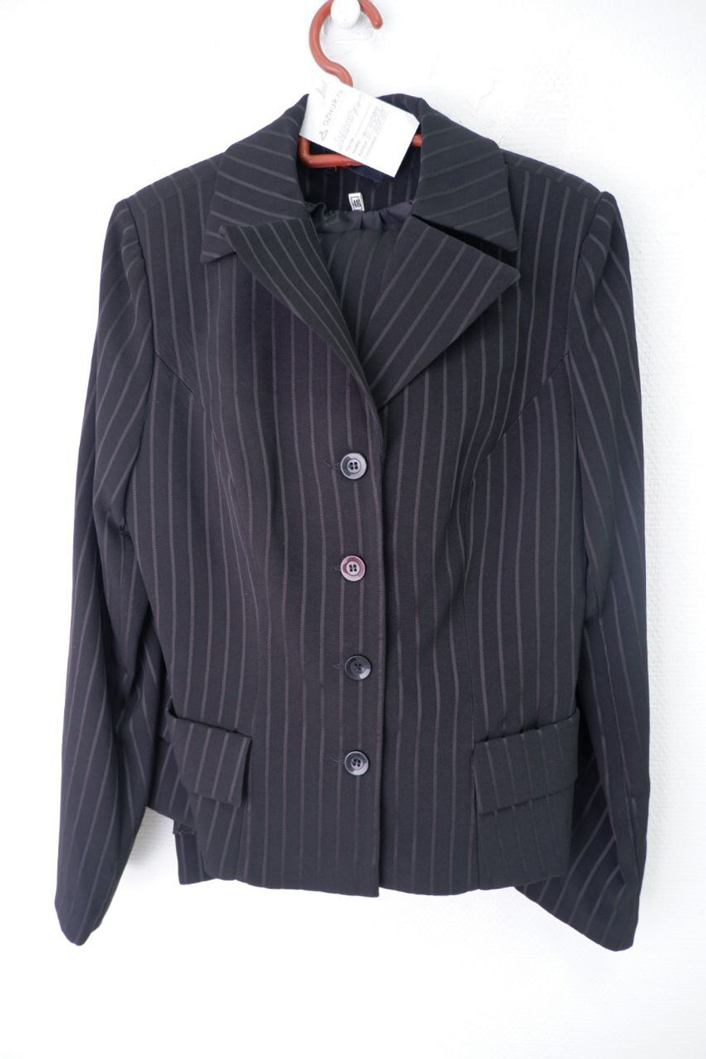 Костюм Наташа школьный из 3-х предметов в  полоску на 14 лет, новый