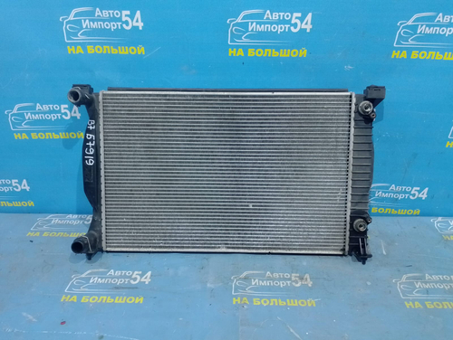 Радиатор двигателя AUDI A4 2005-2008