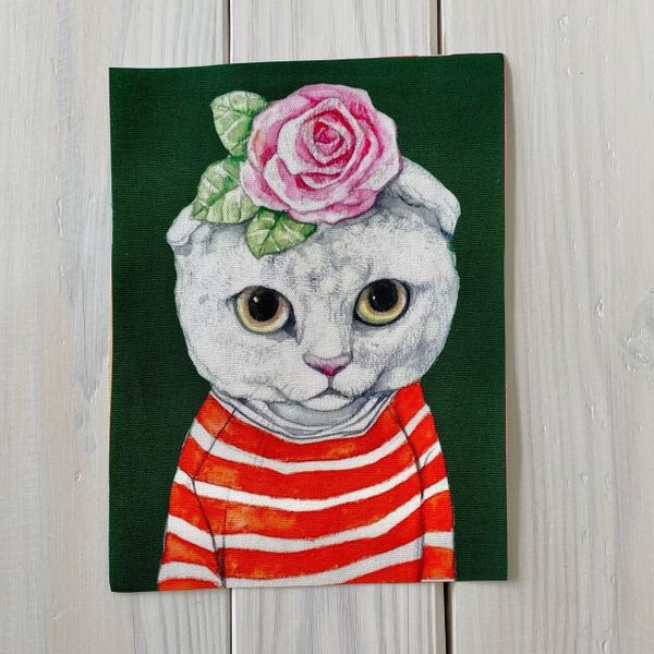 КОТИК НА ЗЕЛЕНОМ С РОЗОЙ В КРАСНО-БЕЛОМ   панно, холст 20 / 15 см 1