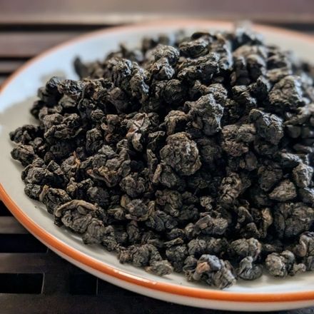 Улун Красный Солнца и Луны (Жи Юэ Тан Хун Улун)