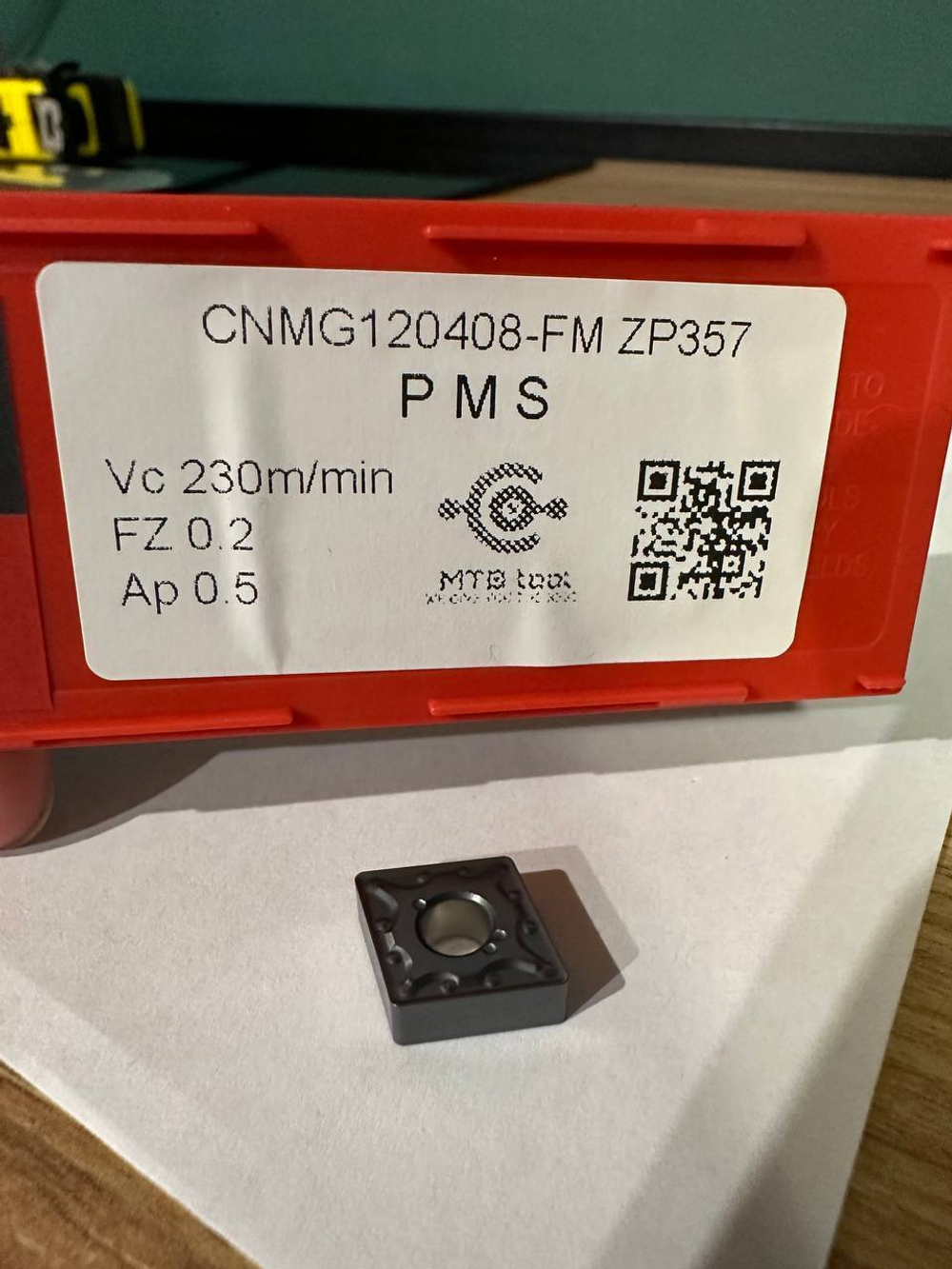 Сменная токарная пластина CNMG120408-FM ZP357