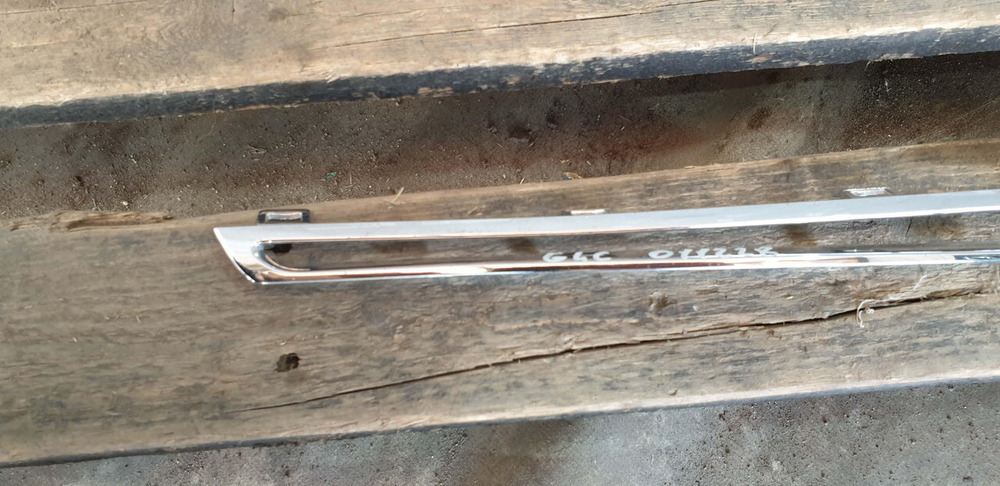 Молдинг решетки радиатора Mercedes GLC (X253) 15-19 Б/У Оригинал A2538880485