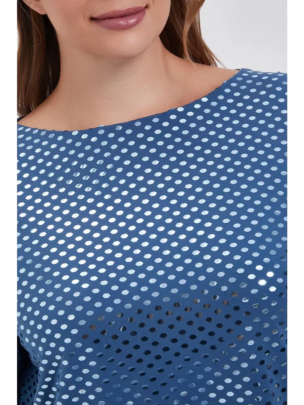 Блузка нарядная с пайетками