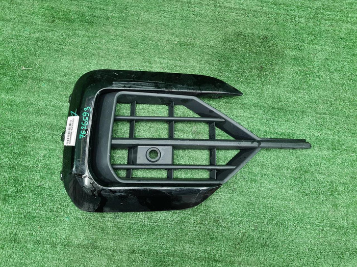 Решетка перед. бампера VW Touareg 3 (18-23) R-line