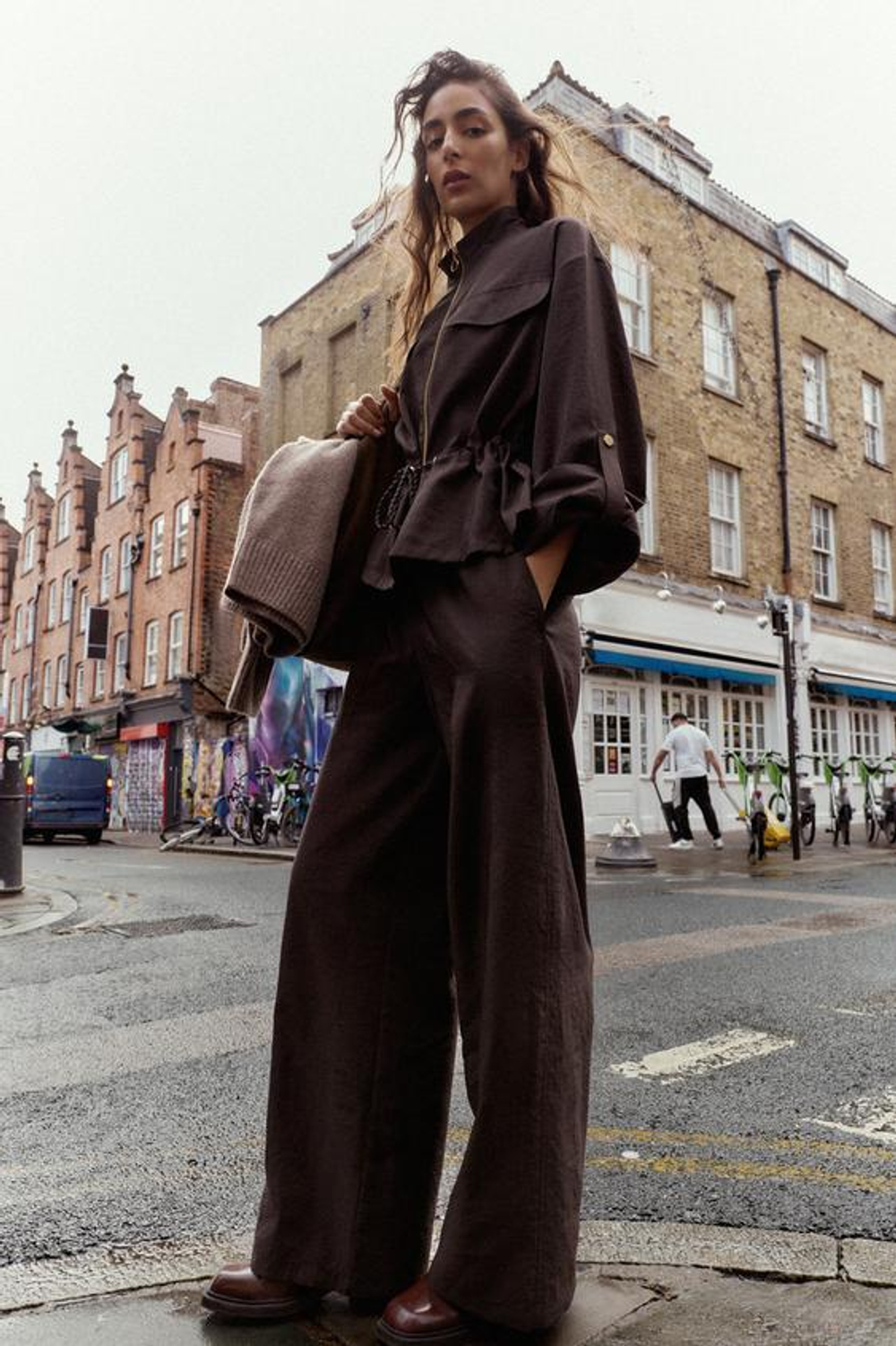 ZARA ШИРОКИЕ БРЮКИ С ЭЛАСТИЧНЫМ ПОЯСОМ, ТЕМНО-КОРИЧНЕВЫЙ