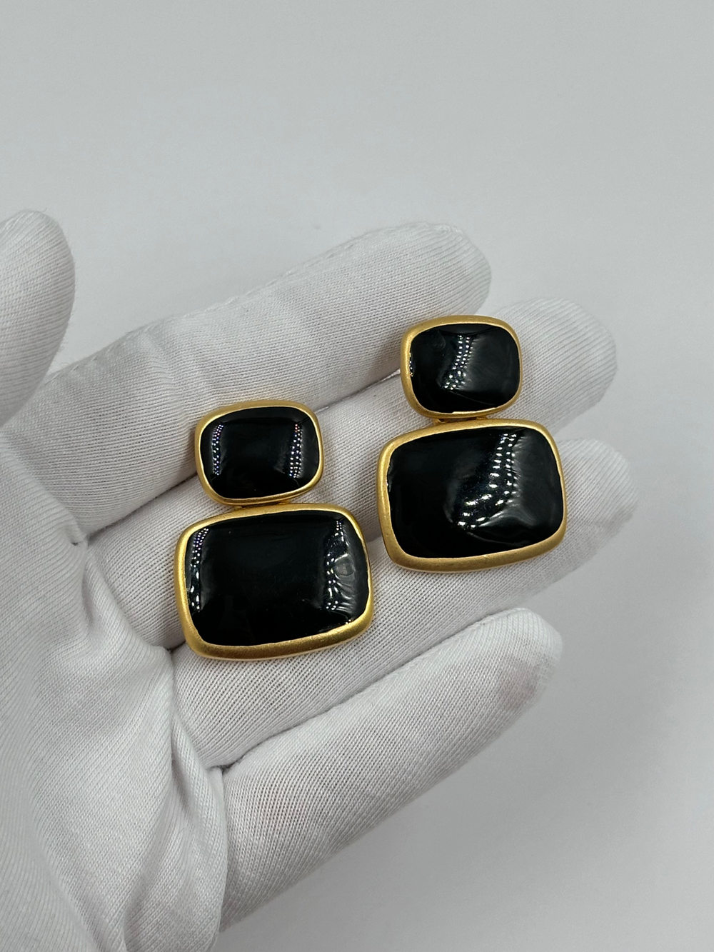 Серьги с чёрной эмалью