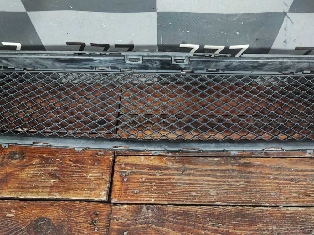 Решетка переднего бампера MB C-Class (W205) 18-23 Б/У Оригинал A2058852501