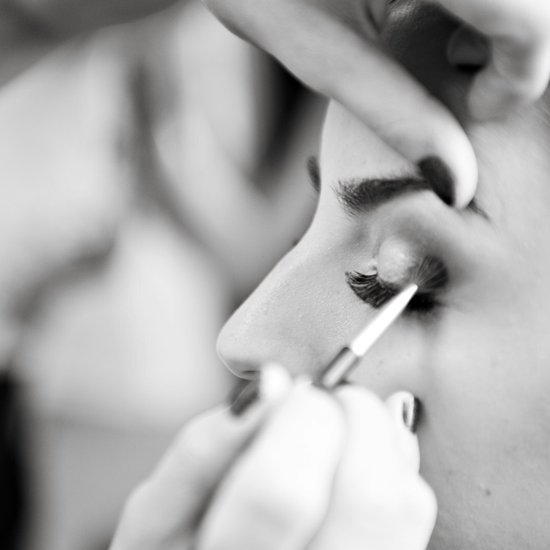 Стань обладательницей идеальных бровей!