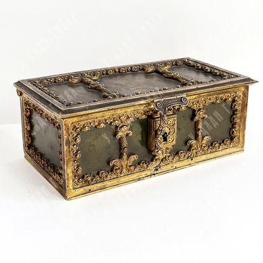 [Erhard & Sőhne] Шкатулка для драгоценностей в югендстиле. Кожа, латунь, бархат. Германия.