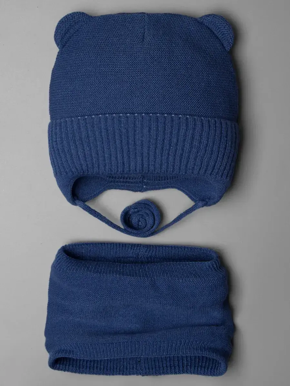 Шапка и снуд вязаная демисезонная для детей