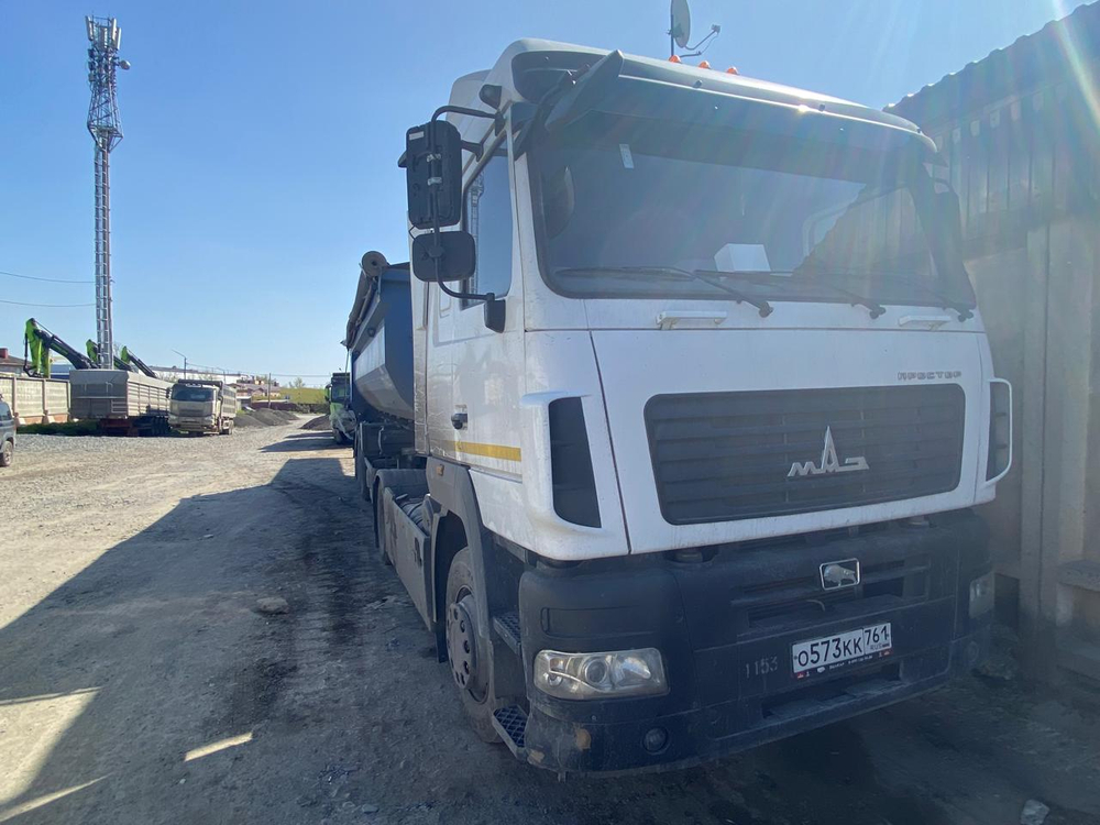 МАЗ 5440 4x2 Седельный тягач 544028-570-031 (Дизельный, 11,6 л, 423 л.с., МТ)