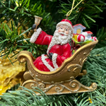 Санта в золотых санях