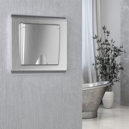 Розетка влагозащ. с зазем. с защит. крышкой и шторками (cеребряный рифленый)