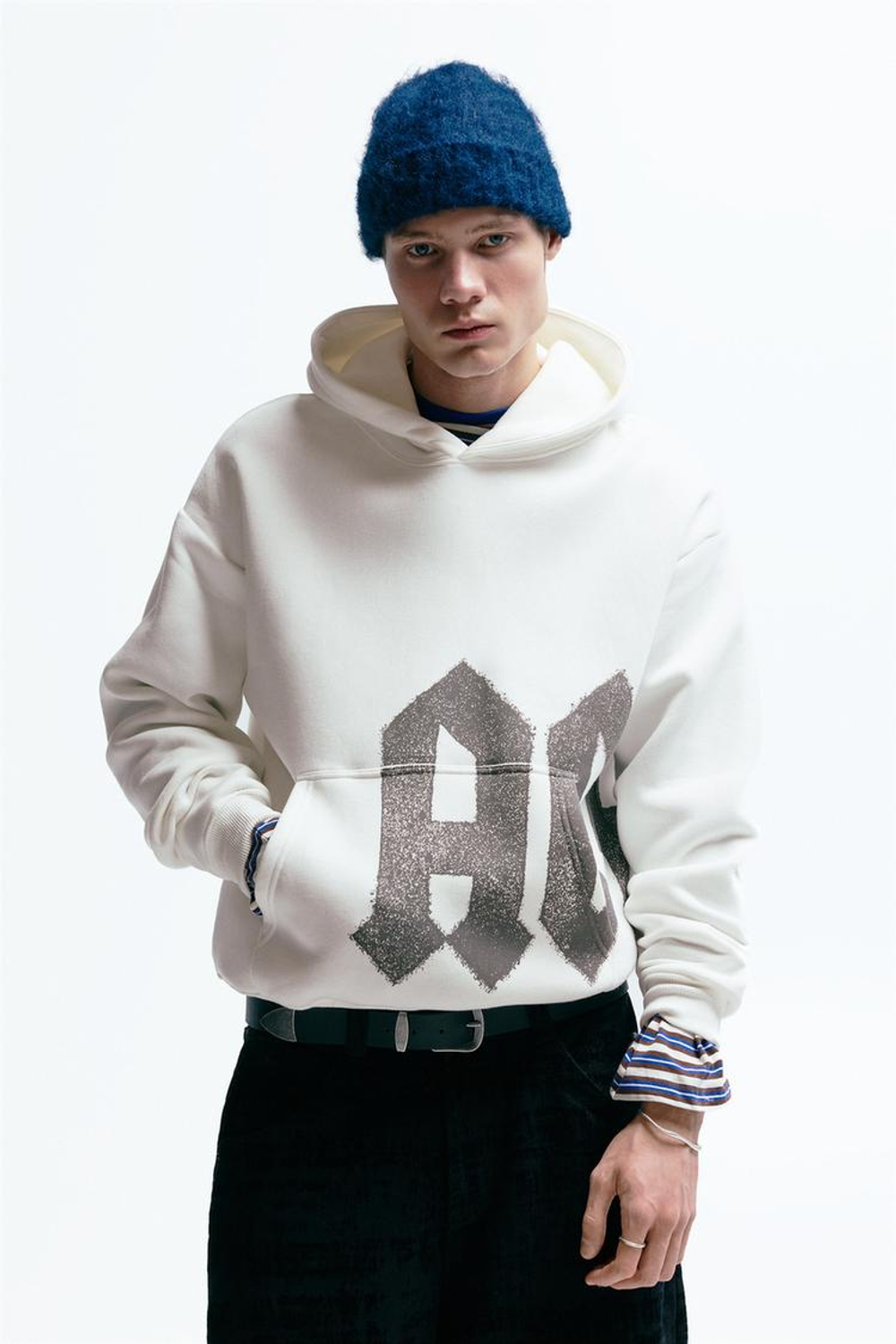 PULL&BEAR Толстовка с капюшоном AC/DC, белый